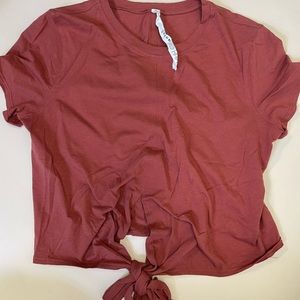 Lululemon cropped tee